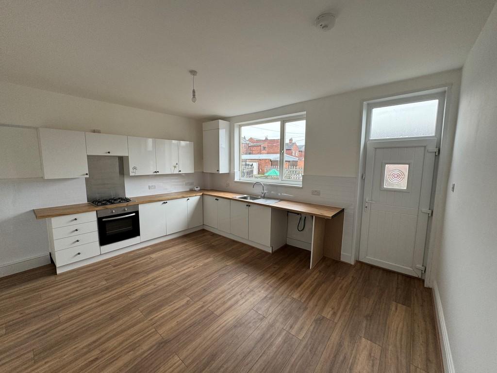 Kitchen dining room 2