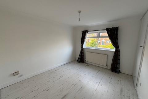 2 bedroom end of terrace house for sale, Holyrood Rise, Bramley