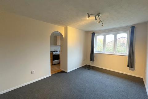 1 bedroom flat to rent, Sandon Close New, Rochford SS4