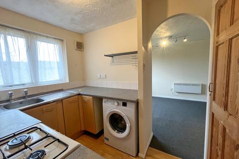 1 bedroom flat to rent, Sandon Close New, Rochford SS4