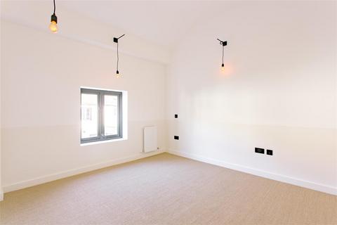 2 bedroom terraced house to rent, Fonthill Mews, Finsbury Park