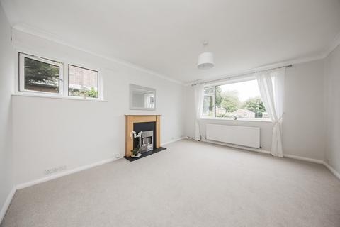 3 bedroom detached house to rent, Saxonbury Close, CROWBOROUGH