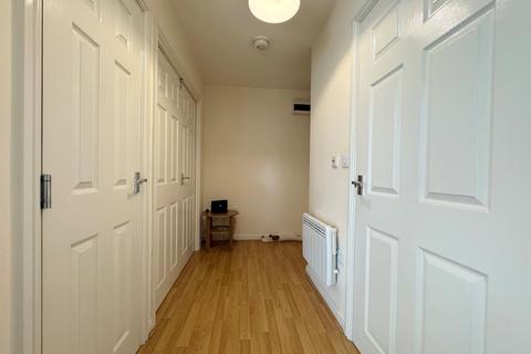 2 bedroom flat to rent, 21 Whitehall Green