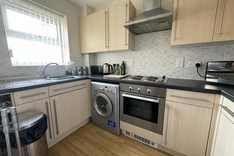 2 bedroom flat to rent, 21 Whitehall Green