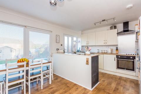 12 Boughton Drive, Rushden, NN10 9HX