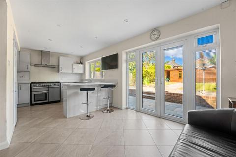 4 bedroom detached house to rent, Holford Road, Guildford