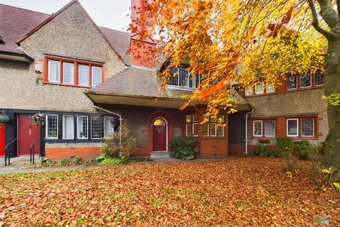 3 bedroom cottage for sale, Bolton Road, Wirral CH62