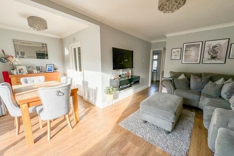 4 Coventry Close, Hullbridge, Hockley, SS5 6BB