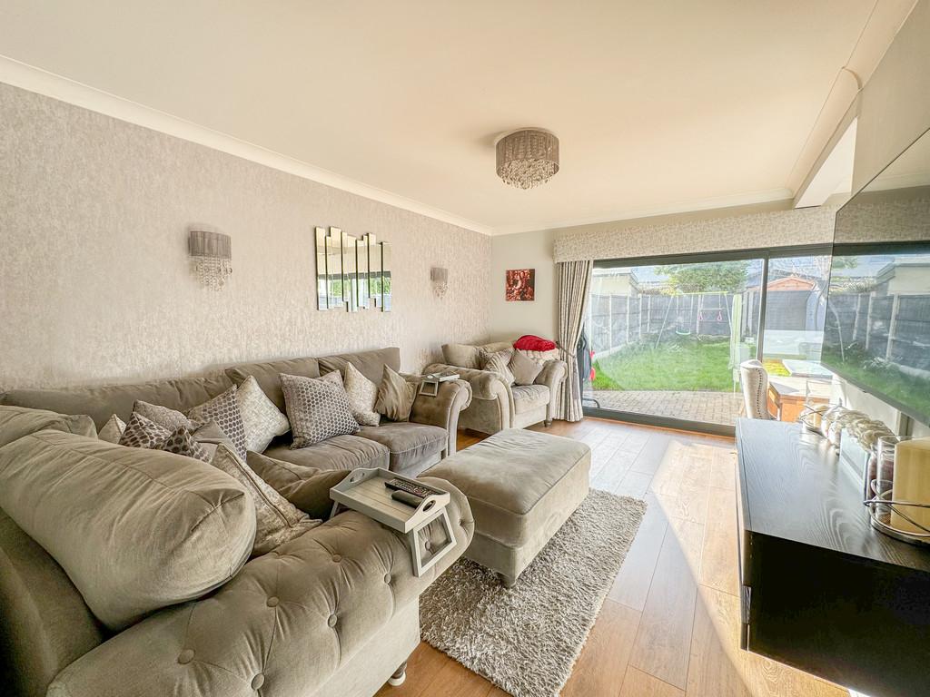 Lounge 2
