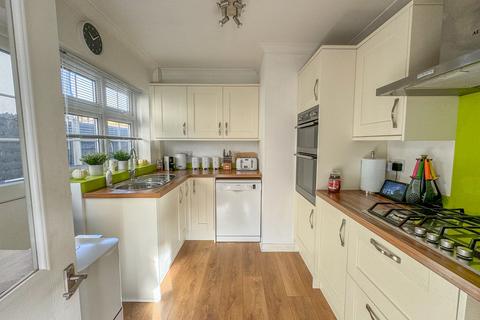 4 Coventry Close, Hullbridge, Hockley, SS5 6BB