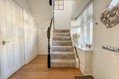 4 Coventry Close, Hullbridge, Hockley, SS5 6BB