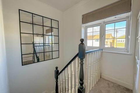 4 Coventry Close, Hullbridge, Hockley, SS5 6BB