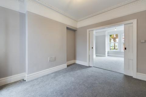 3 bedroom terraced house to rent, Bickham Park Road, Plymouth PL3