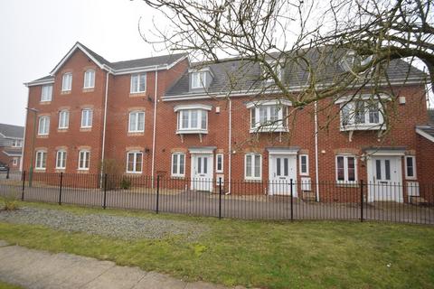 3 bedroom townhouse to rent, Epsom Close, Stevenage SG1