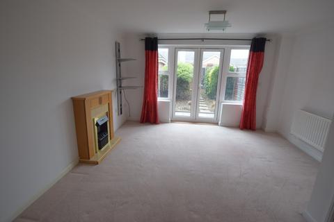 3 bedroom townhouse to rent, Epsom Close, Stevenage SG1