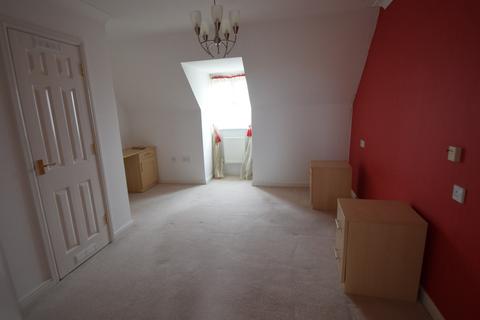 3 bedroom townhouse to rent, Epsom Close, Stevenage SG1