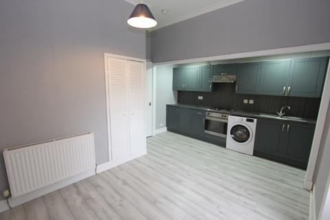 3 bedroom flat to rent, Calder Street, Govanhill G42