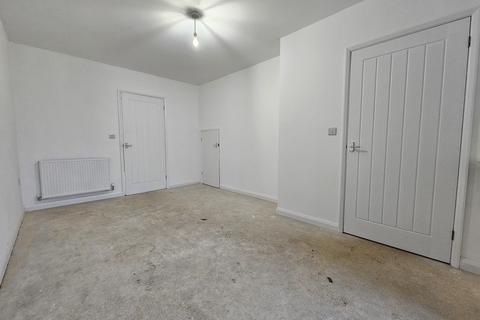 2 bedroom end of terrace house to rent, Queensway, Old Dalby