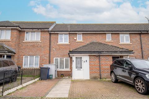 3 bedroom terraced house for sale, Cookham Close, Southall