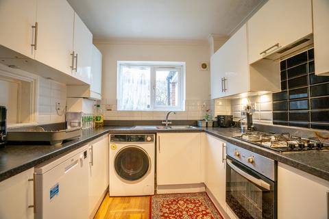 3 bedroom terraced house for sale, Cookham Close, Southall