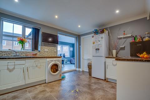 4 Fallon Close, Laughton Common, Sheffield, S25 3QJ