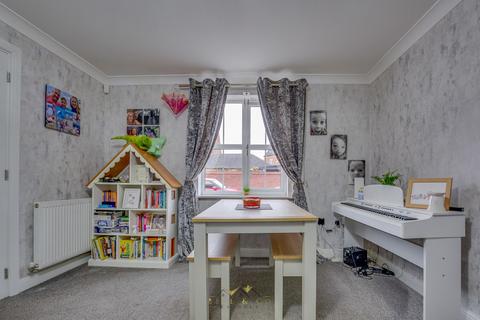 4 Fallon Close, Laughton Common, Sheffield, S25 3QJ