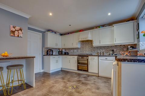 4 Fallon Close, Laughton Common, Sheffield, S25 3QJ