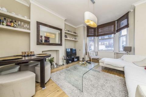 2 bedroom flat for sale, Cavendish Road, London SW12