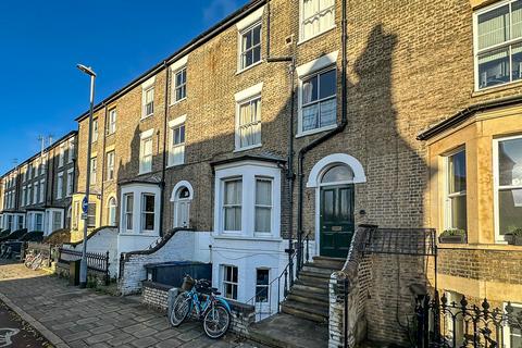 1 bedroom in a house share to rent, Bateman Street, Cambridge CB2