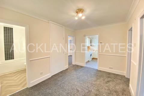 2 bedroom flat to rent, Parkside, Potters Bar EN6