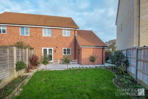 3 bedroom semi-detached house for sale, Dunlin Drive, Wymondham