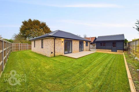 2 bedroom detached bungalow for sale, Wilby Road, Stradbroke