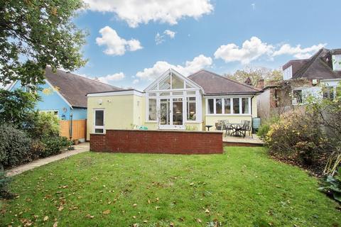 2 bedroom detached bungalow for sale, Knighton Close, Woodford Green