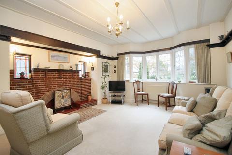 2 bedroom detached bungalow for sale, Knighton Close, Woodford Green, IG8