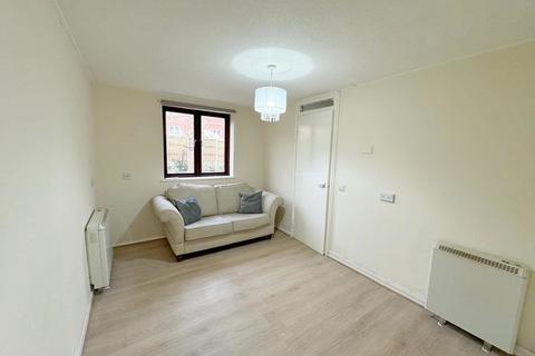 1 bedroom flat to rent, Thorburn Road, New Ferry