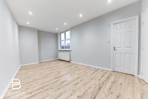 2 bedroom flat to rent, Summerstown, London