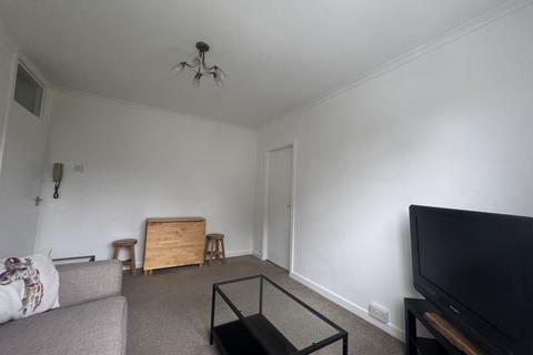 1 bedroom flat to rent, Griffin Court, West Drive, Birmingham, B5 7RS