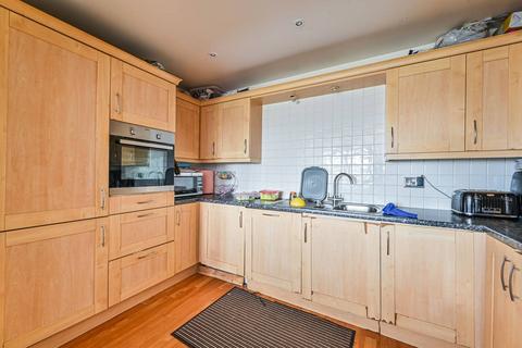 2 bedroom flat for sale, .London Road, Norbury, London, SW16