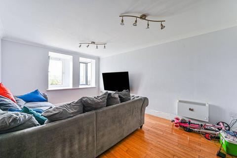 2 bedroom flat for sale, .London Road, Norbury, London, SW16