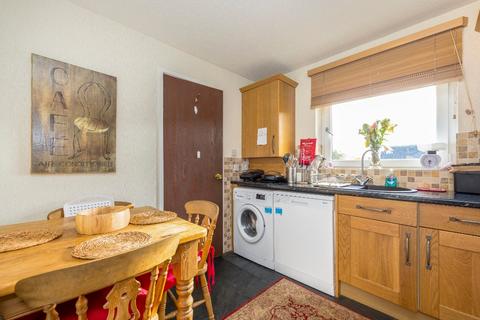 2 bedroom flat to rent, Clark Place, Trinity, Edinburgh, EH5