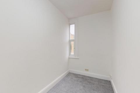 1 bedroom flat to rent, Bassein Park Road, London W12