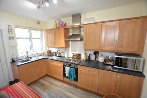 2 bedroom terraced house to rent, Shireoaks Row