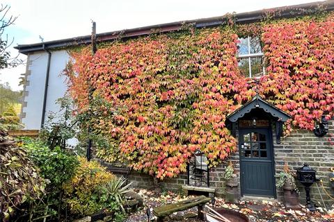 4 bedroom terraced house for sale, Springhill, Rossendale, BB4