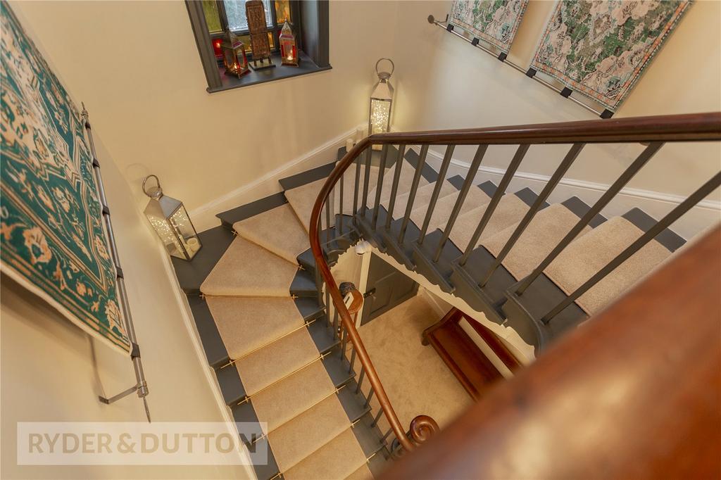 Sweeping Staircase