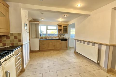 3 bedroom semi-detached house for sale, Westfield Avenue, Deanshanger, Milton Keynes