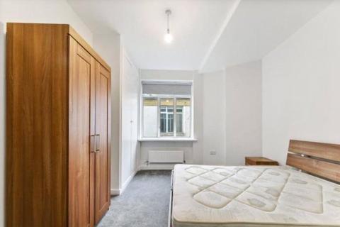 1 bedroom apartment to rent, Warren Court, Fitzrovia NW1