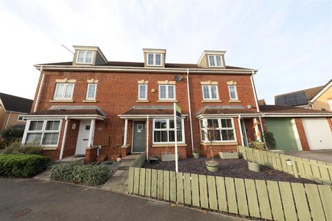 4 bedroom townhouse for sale, Kielder Way, Kingswood, Hull