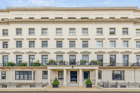 2 bedroom flat to rent, Hyde Park Gardens, London