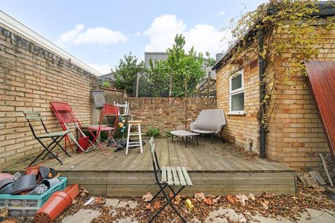 5 bedroom terraced house to rent, Brandon Street, London