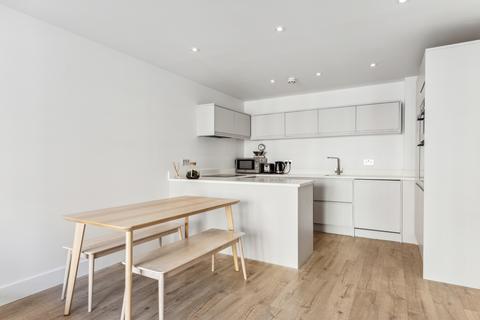 2 bedroom flat to rent, Drapers Court, 59 Lurline Gardens, London